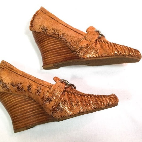 NWOB! Bakers Suede With Gold Glitter Wedges - Picture 5 of 5